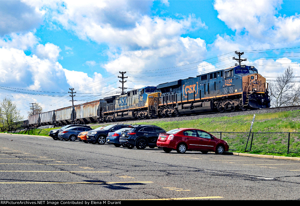 CSX 3104 on M-404